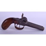 AN EARLY 19TH CENTURY DUAL BARREL FLINTLOCK PISTOL. 17 cm long.