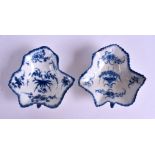 A PAIR OF 18TH CENTURY WORCESTER VINE LEAF PICKLE DISHES painted with different versions of the pat