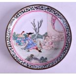 A FINE 18TH CENTURY CHINESE EUROPEAN SUBJECT CANTON ENAMEL DISH Qianlong. 11 cm diameter.