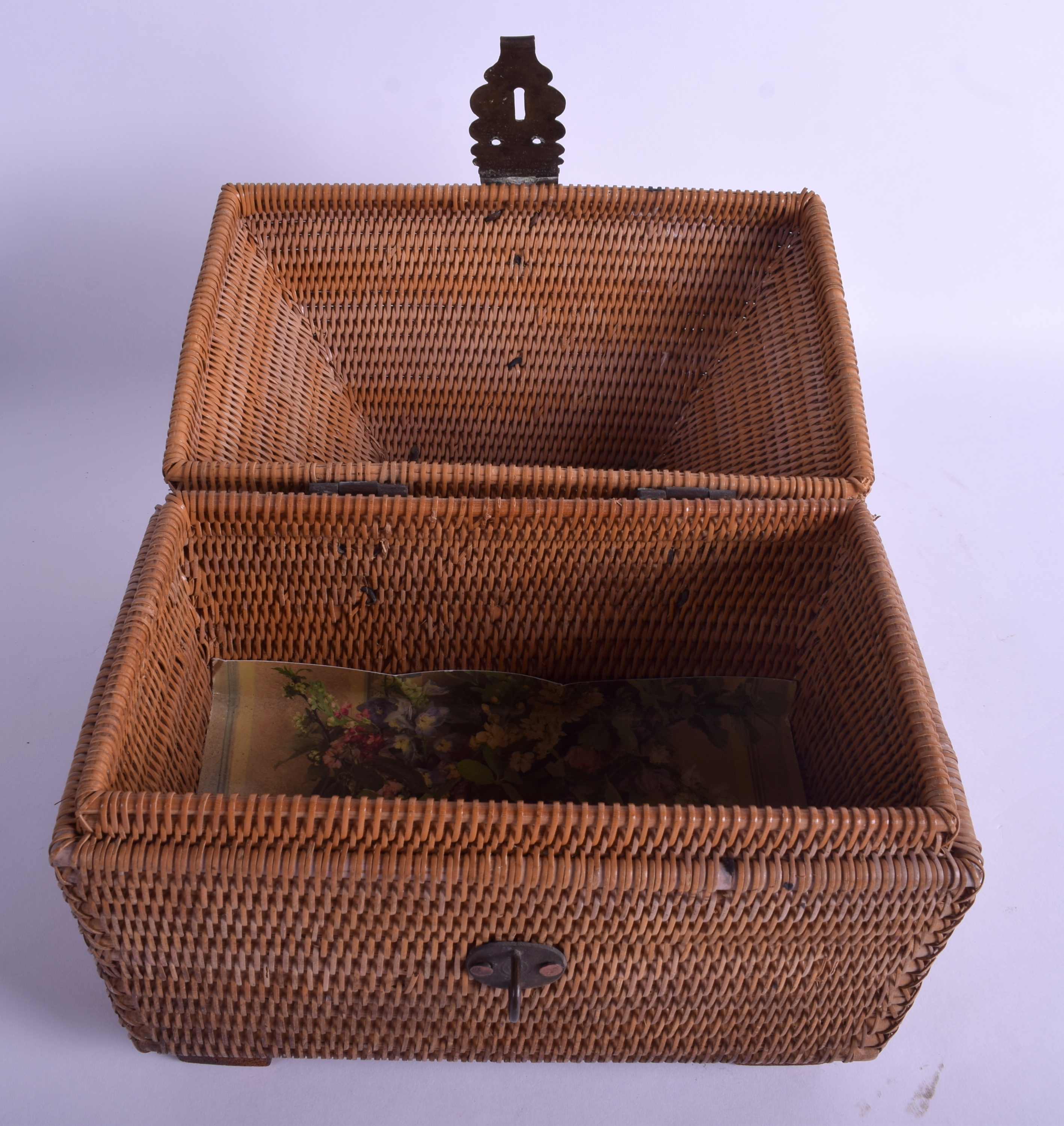 AN EARLY 20TH CENTURY INDIAN WICKER AND BRASS BOX of triangular form. 23 cm x 26 cm. - Image 3 of 3