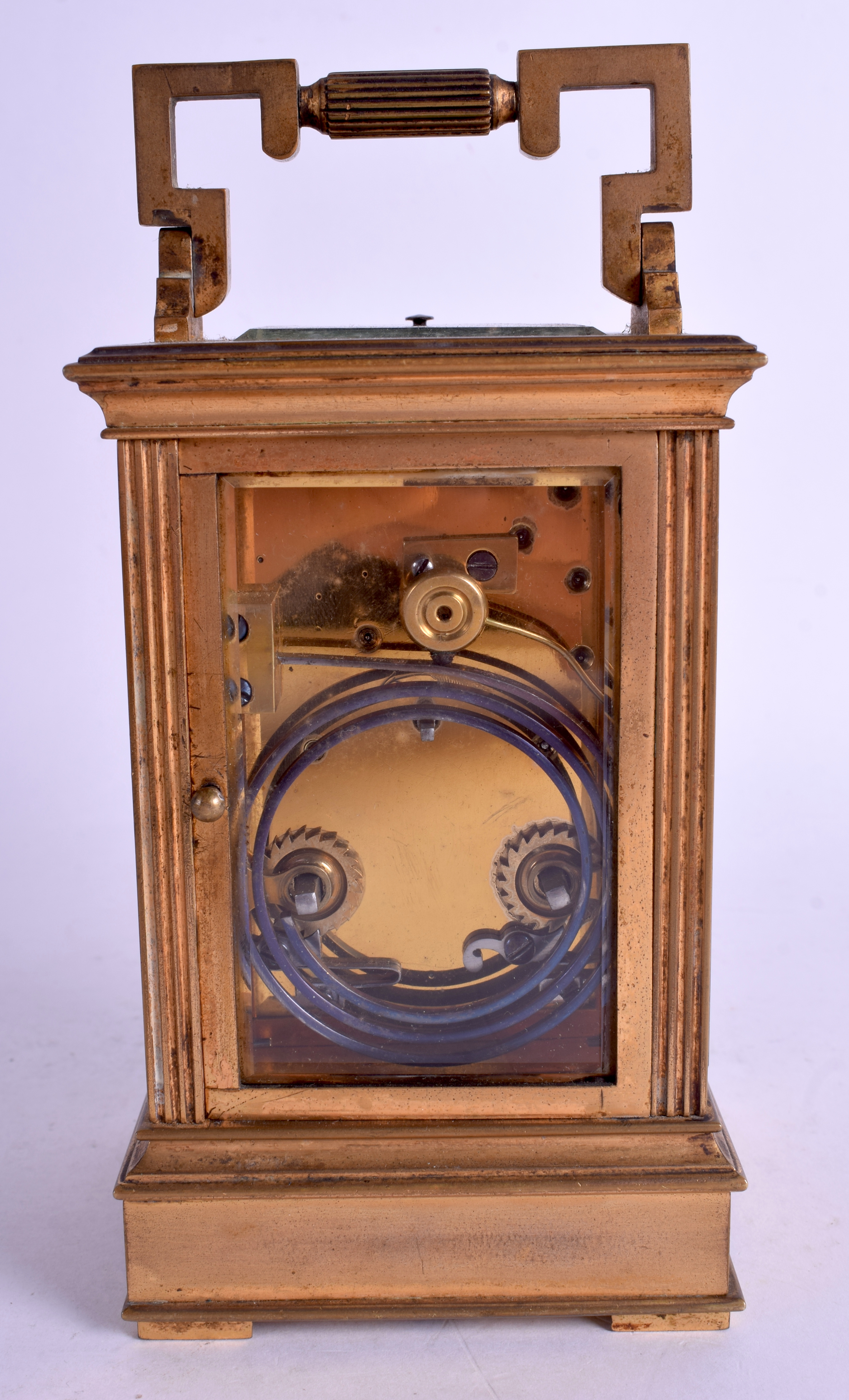 AN ANTIQUE FRENCH REPEATING BRASS CARRIAGE CLOCK. 17 cm high inc handle. - Image 3 of 4