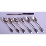 A SET OF SIX ANTIQUE SILVER SPOONS together with a white metal marrow scoop. Spoons 4.2 oz. (7)