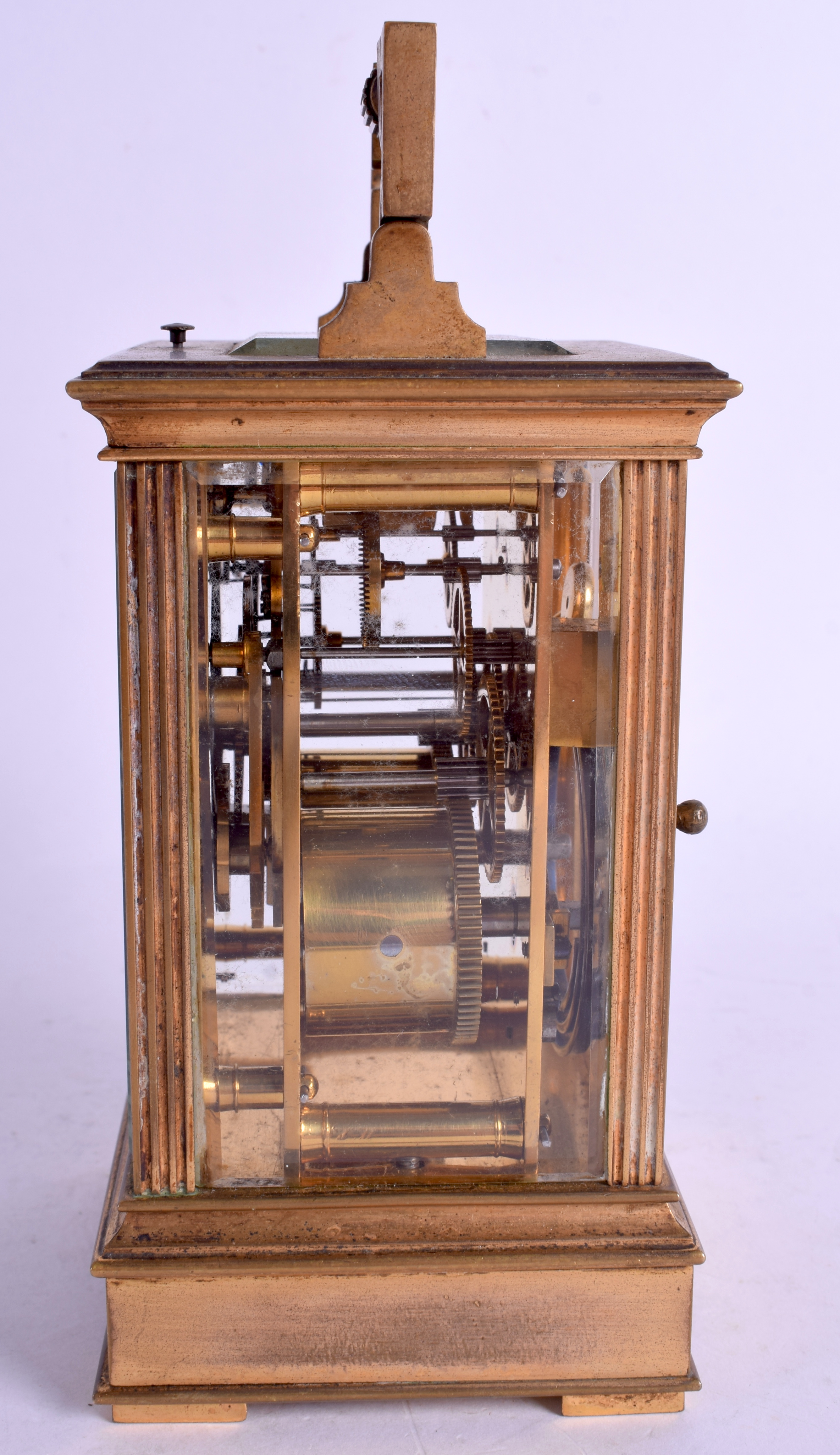 AN ANTIQUE FRENCH REPEATING BRASS CARRIAGE CLOCK. 17 cm high inc handle. - Image 2 of 4