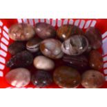 A QUANTITY OF HARDSTONE EGGS, varying size. (qty)