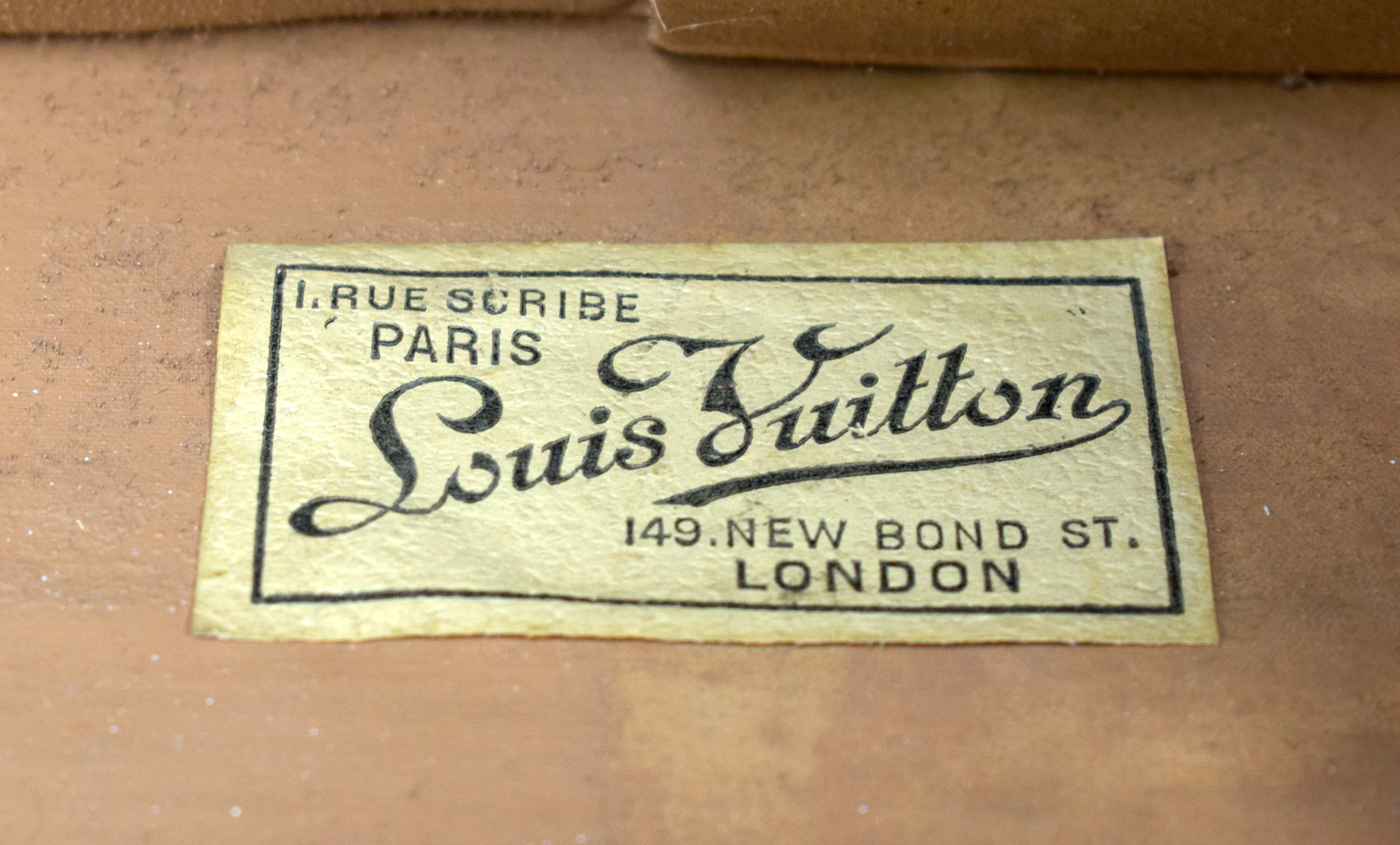 A RARE VINTAGE FRENCH LOUIS VUITTON TOP HAT BOX with some original labels. 38 cm x 35 cm x 41 cm. - Image 4 of 5