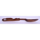 A LOVELY 19TH CENTURY CONTINENTAL FRUITWOOD TREEN SPOON formed from a stylised bird. 29 cm long.