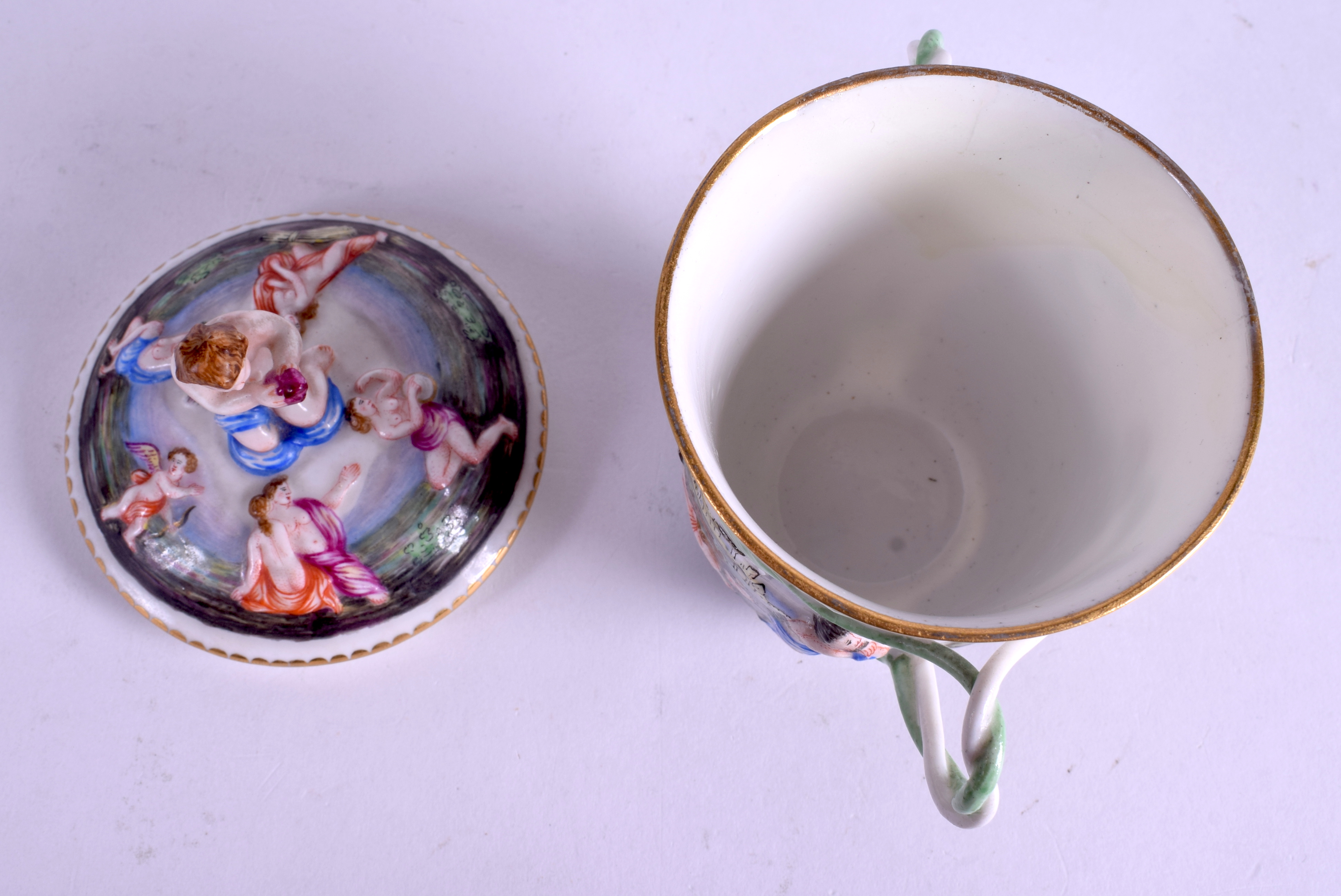 A 19TH CENTURY ITALIAN NAPLES PORCELAIN TWIN HANDLED CUP AND COVER decorated with figures. 11 cm x - Image 3 of 4