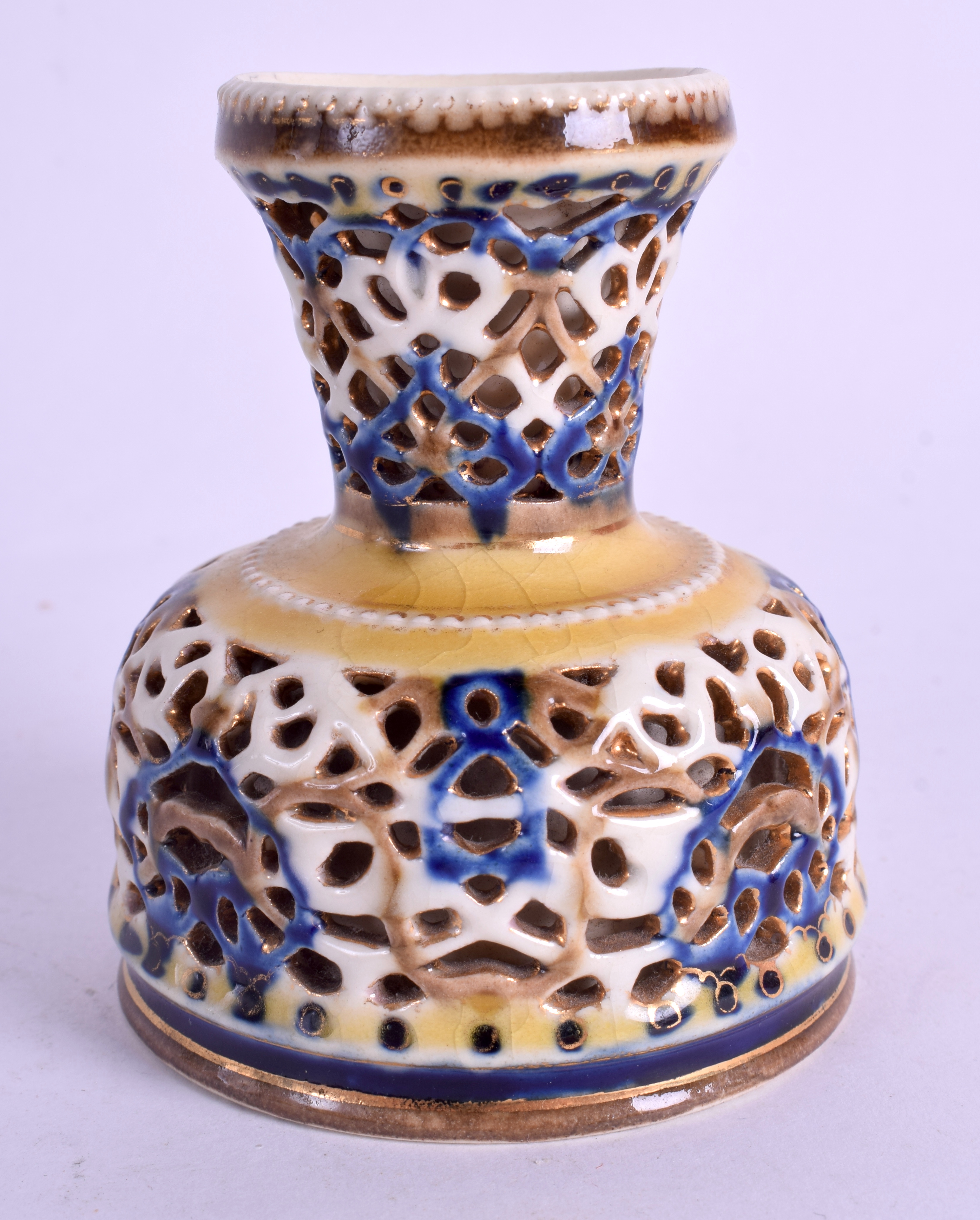 AN UNUSUAL ANTIQUE HUNGARIAN ZSOLNAY PECS RETICULATED VASE. 8 cm high. - Image 2 of 4