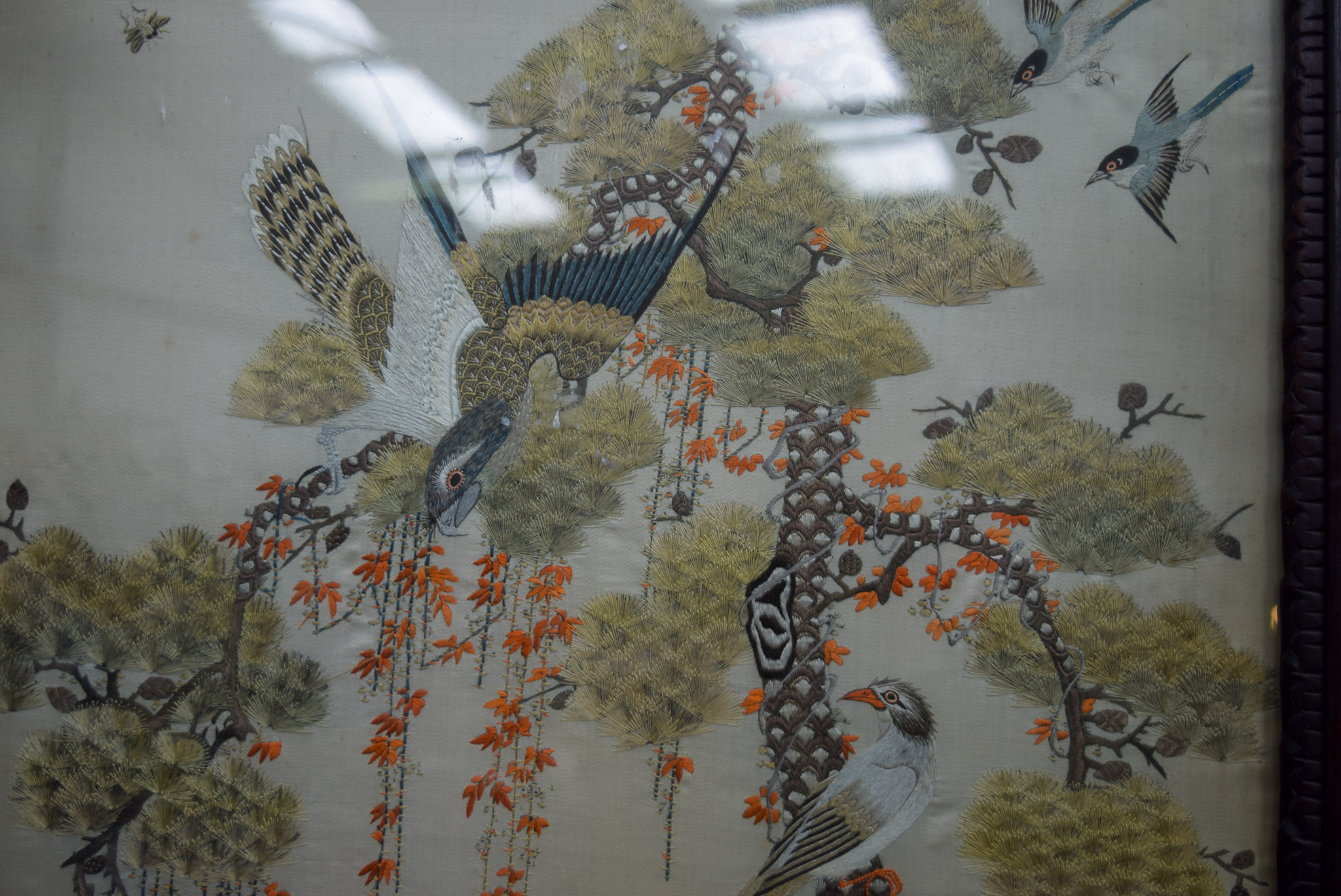 A VERY RARE AND LARGE MID 19TH CENTURY CHINESE HONGMU AND SILK SCREEN comprising of six sections in - Image 29 of 38