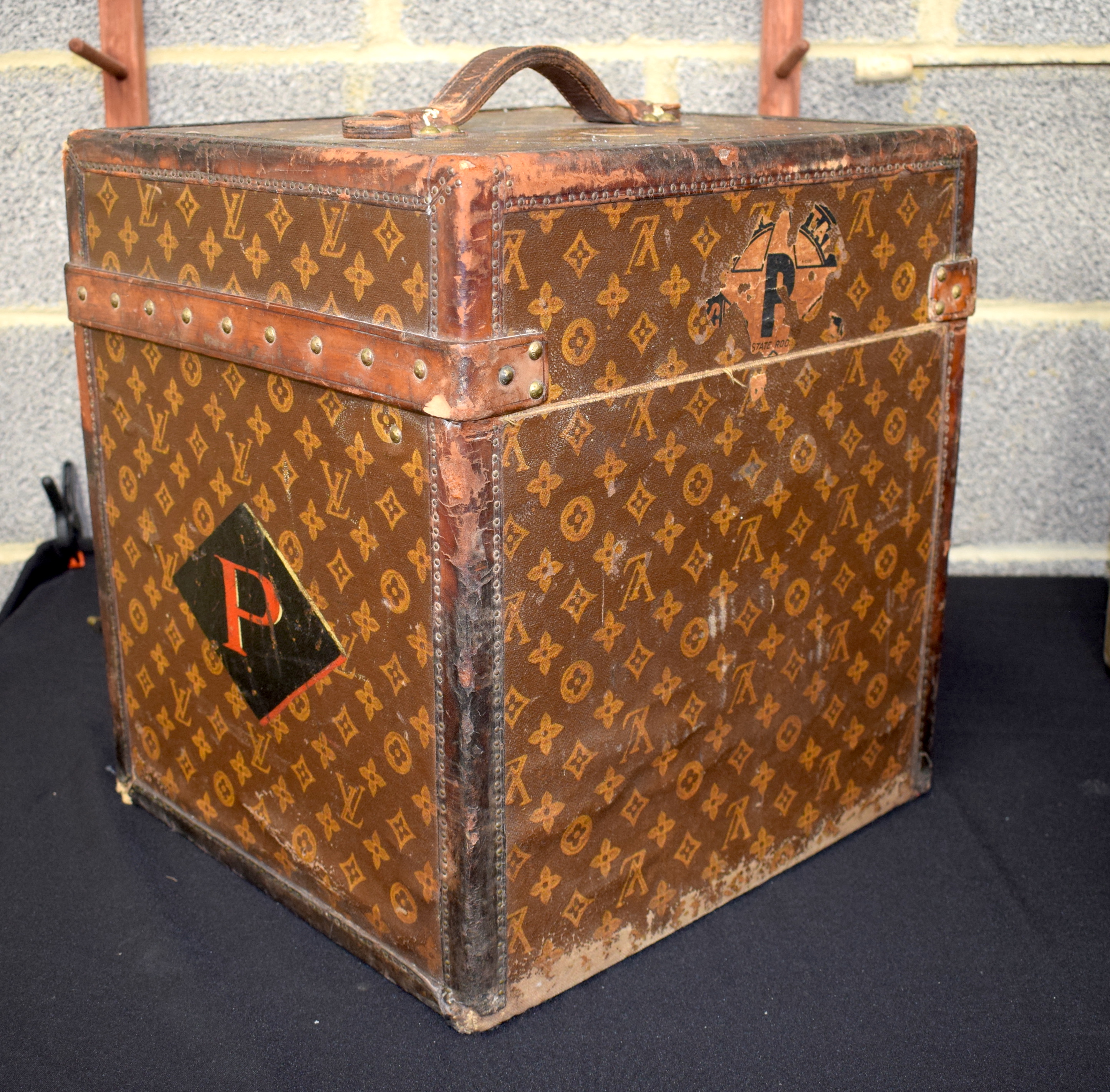 A RARE VINTAGE FRENCH LOUIS VUITTON TOP HAT BOX with some original labels. 38 cm x 35 cm x 41 cm. - Image 2 of 5