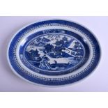 AN 18TH CENTURY CHINESE EXPORT BLUE AND WHITE DISH Qianlong. 27 cm x 21 cm.