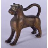 AN 18TH CENTURY MIDDLE EASTERN ASIAN BRONZE BEAST. 8 cm x 8 cm.