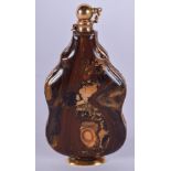 AN 18TH/19TH CENTURY CONTINENTAL GOLD AND AGATE SCENT BOTTLE. 7 cm x 3 cm.