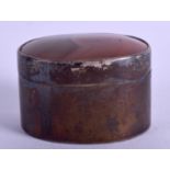 A MID 19TH CENTURY SILVER AND AGATE PILL BOX. 4.5 cm x 3.5 cm.