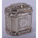 AN 18TH/19TH CENTURY CONTINENTAL SILVER BOX. 4 cm x 5 cm.