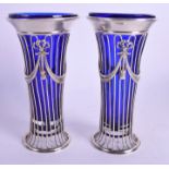 A STYLISH PAIR OF EDWARDIAN SILVER NEO CLASSICAL VASES. London 1906. Silver 6.6 oz. 12 cm high.