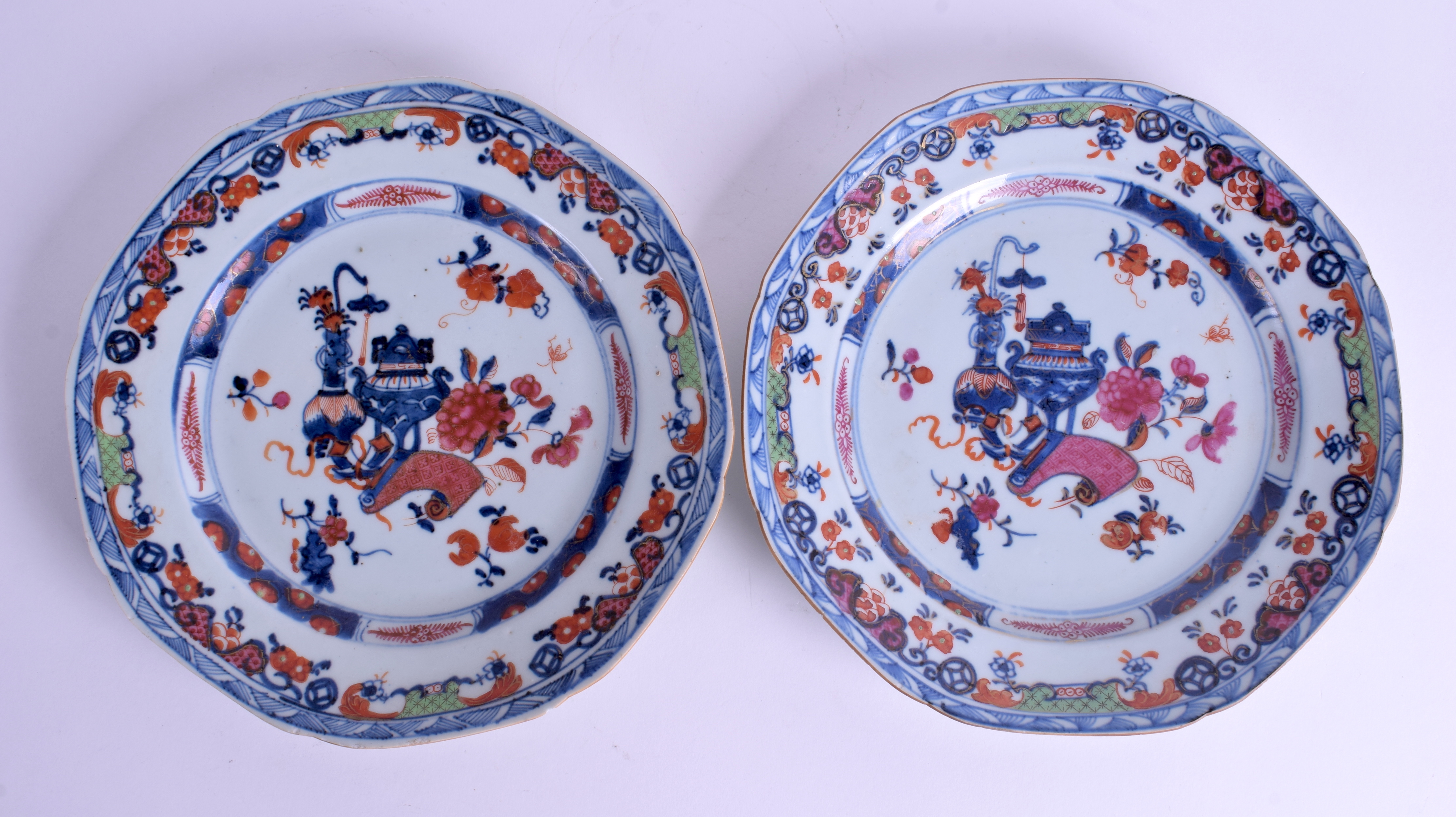 A PAIR OF 18TH CENTURY CHINESE EXPORT PLATES Qianlong. 23 cm wide.