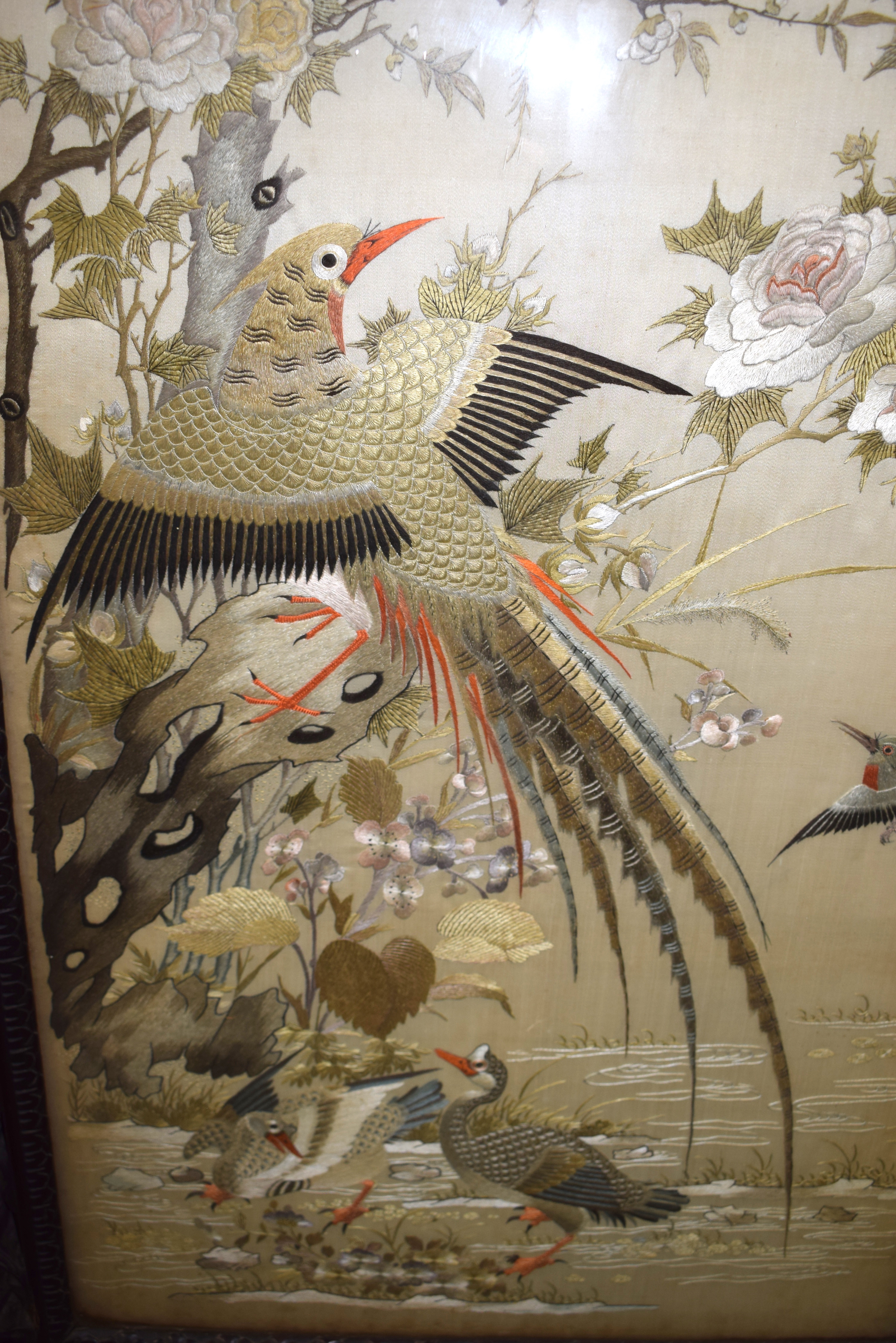 A VERY RARE AND LARGE MID 19TH CENTURY CHINESE HONGMU AND SILK SCREEN comprising of six sections in - Image 16 of 38