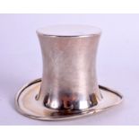 A STERLING SILVER NOVELTY TOP HAT. 2.7 oz. 6 cm x 9 cm.