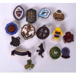 A SMALL QUANTITY OF BADGES, together with a yellow metal brooch etc. (qty)