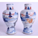 A PAIR OF 17TH/18TH CENTURY CHINESE IMARI VASES Kangxi/Yongzheng. 12.5 cm high.