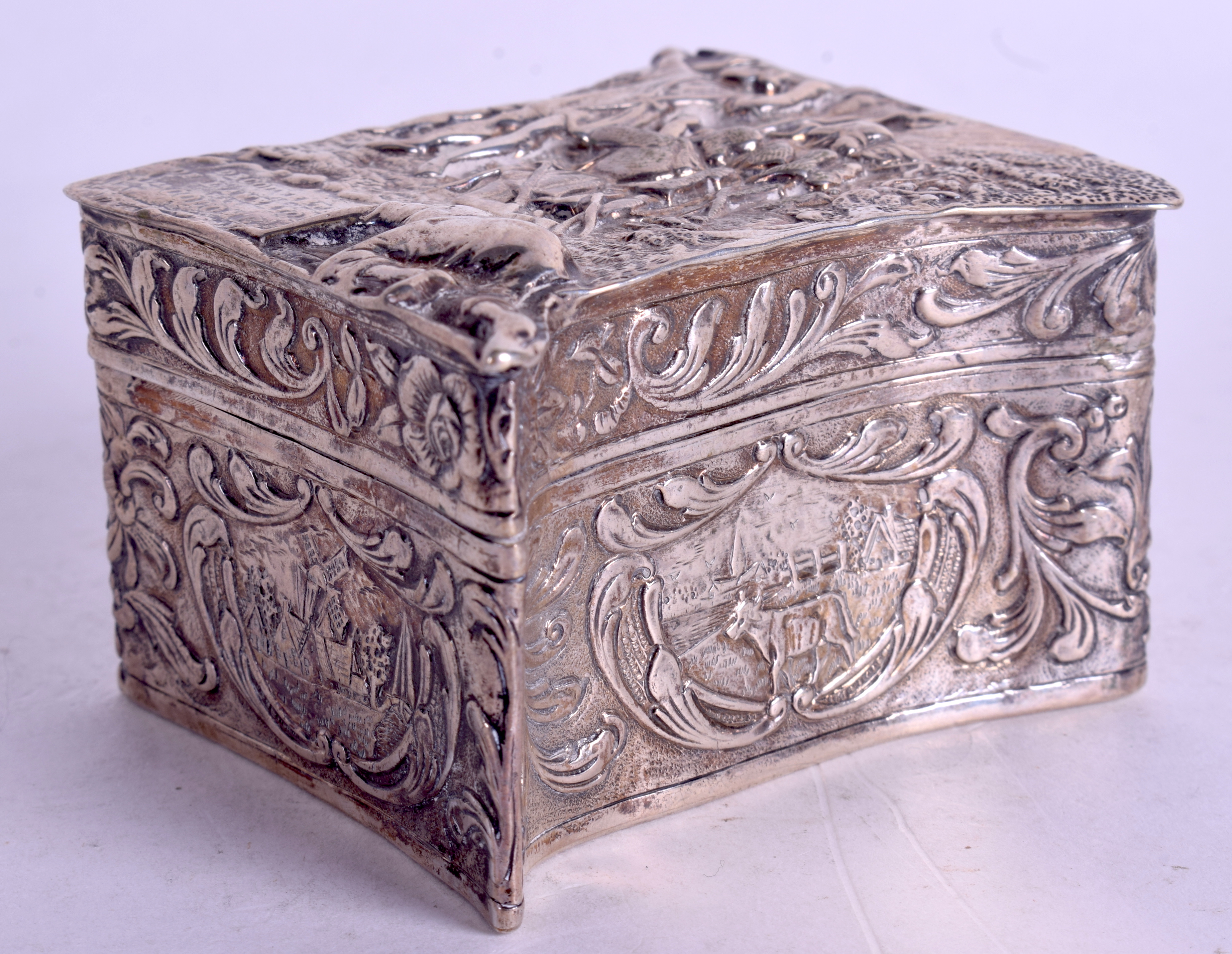 A RARE ANTIQUE CONTINENTAL SILVER BOX decorated with figures and landscapes. 5.1 oz. 7.5 cm x 6.5 c