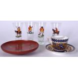 A SET OF FOUR HUNTING THEMED GLASSES, together with a lacquer dish etc. (7)