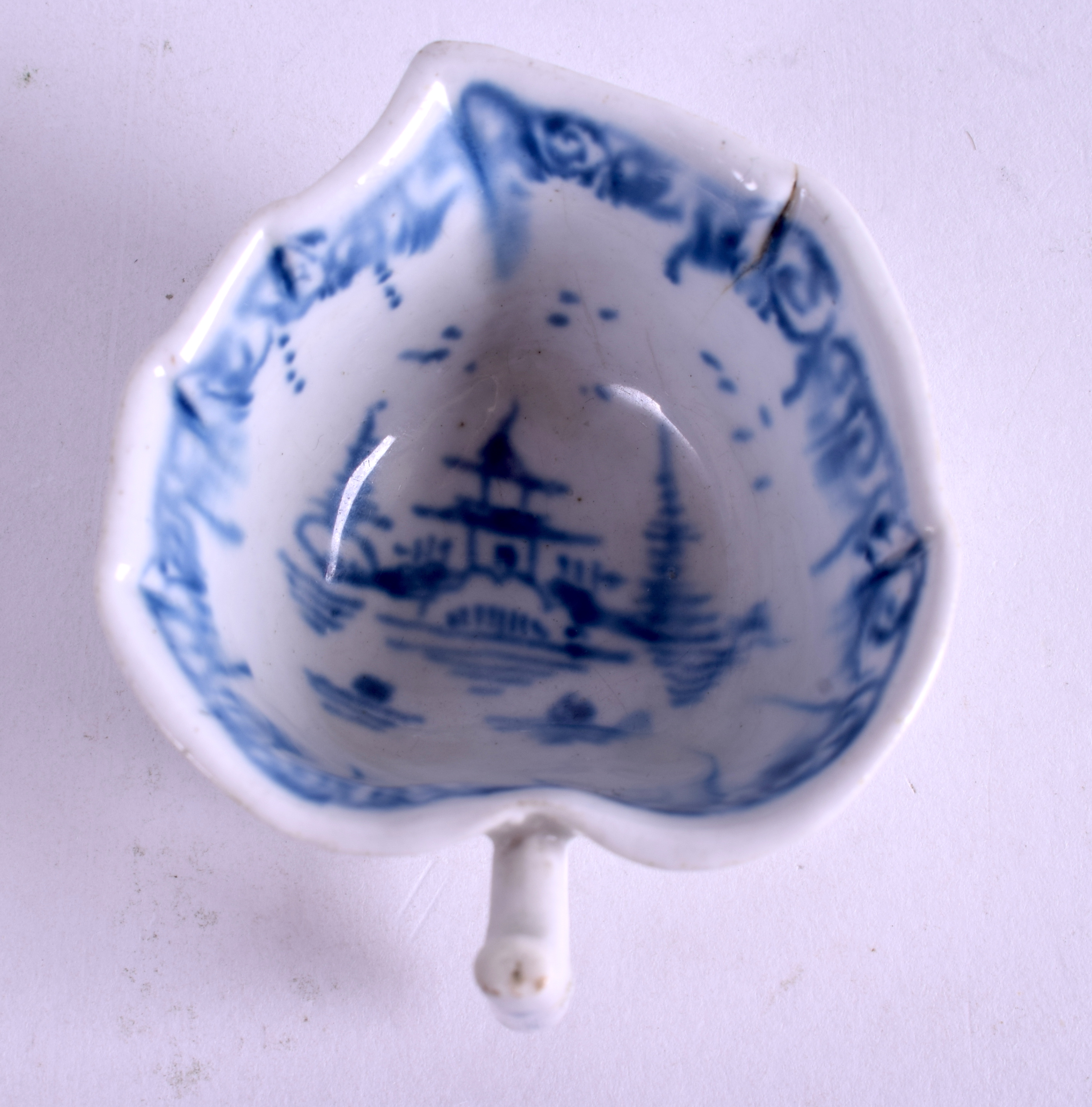 AN 18TH CENTURY DERBY TWIG HANDLED PORCELAIN BUTTER BOAT painted with a two story pagoda. 6.5 cm x - Image 3 of 4