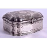 AN ANTIQUE CONTINENTAL SILVER SNUFF BOX decorated with acanthus. 2.9 oz. 8 cm x 6 cm.