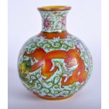 AN UNUSUAL CHINESE ENAMELLED BEIJING ENAMELLED GLASS VASE. 11 cm high.