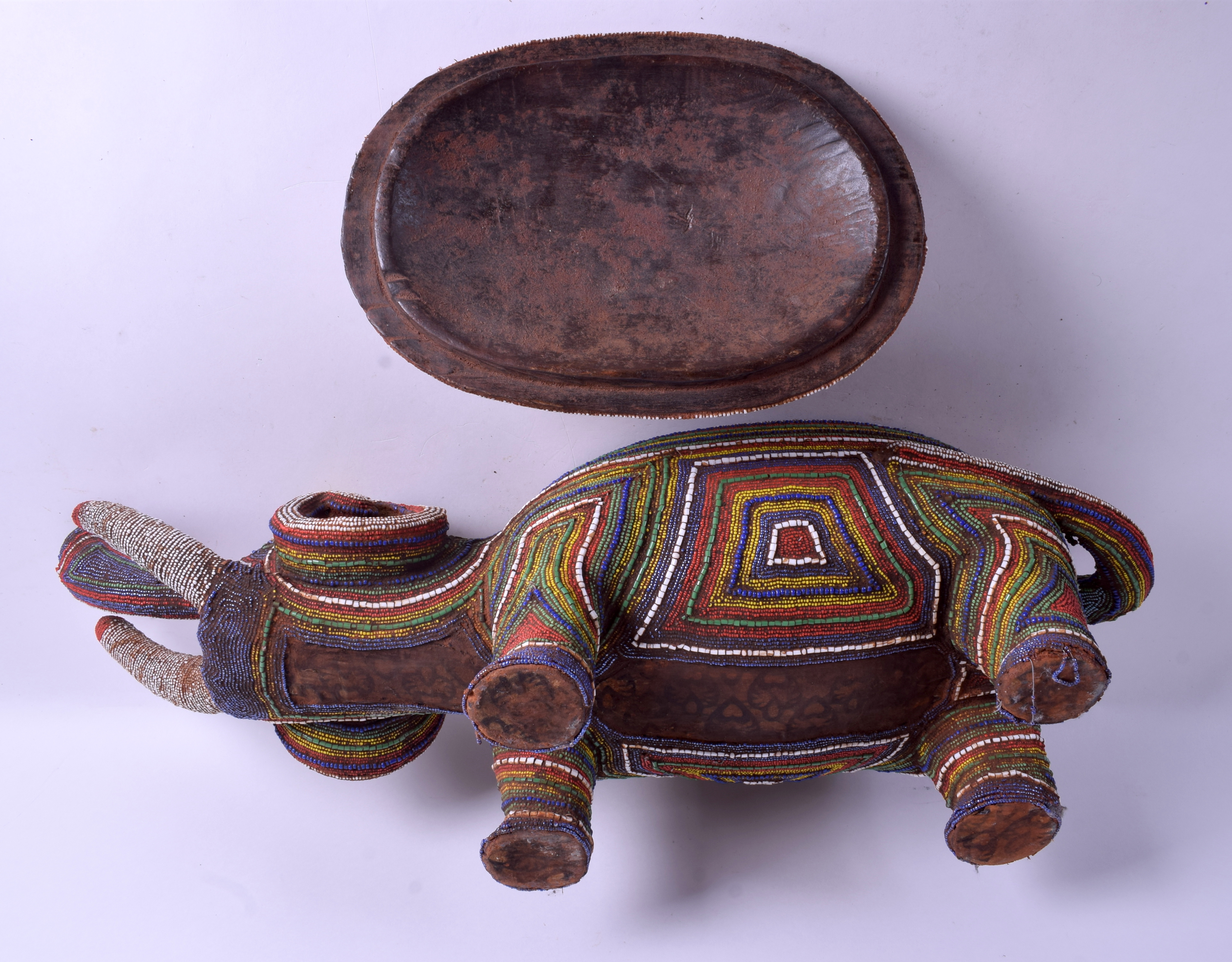 A LARGE AFRICAN TRIBAL BEADWORK CARVED WOOD ELEPHANT BOX AND COVER possibly Cameroon. 70 cm x 30 cm - Image 4 of 4