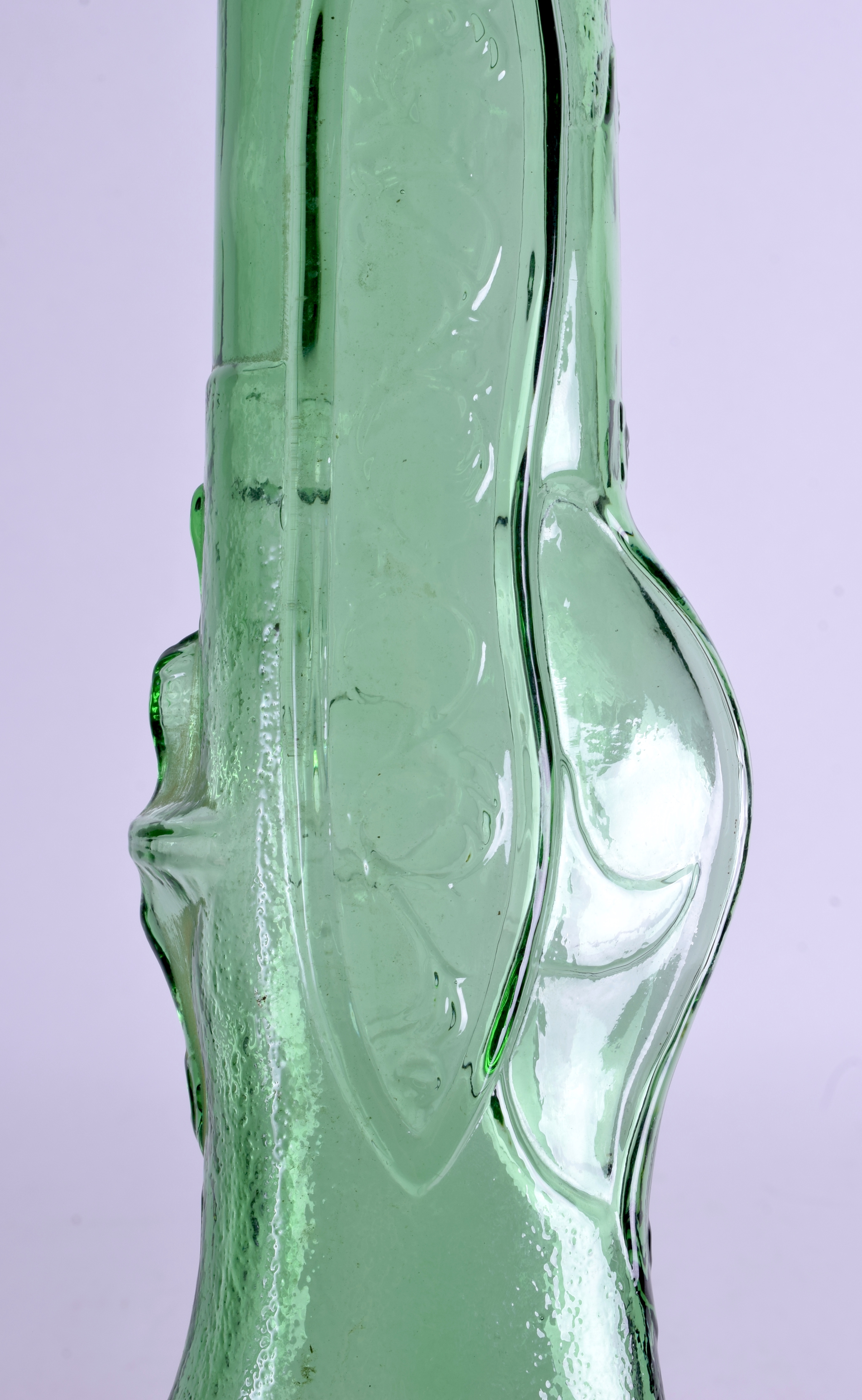 A RARE VINTAGE GLASS PERCUSSION RIFLE GLASS ADVERTISING DISPLAY BOTTLE. 115 cm high. - Bild 2 aus 4