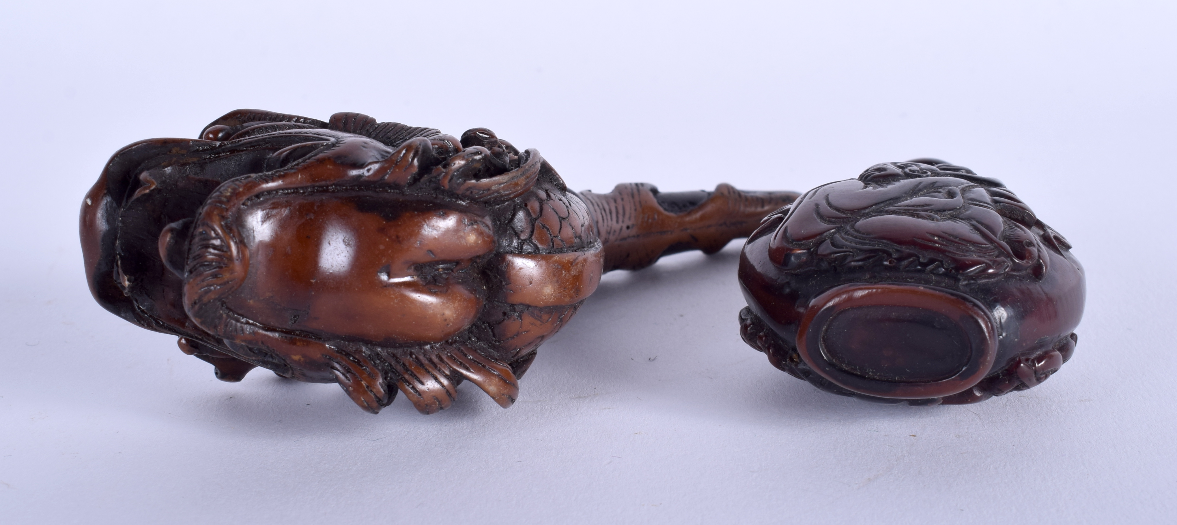 A CHINESE PIPE and a snuff bottle. (2) - Image 3 of 3