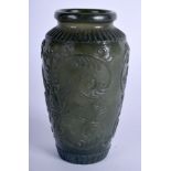 A CHINESE MIDDLE EASTERN ASIAN JADE VASE Mughal style. 9.5 cm high.