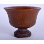 A CHINESE STEM FOOT CUP. 9.5 cm x 9 cm.