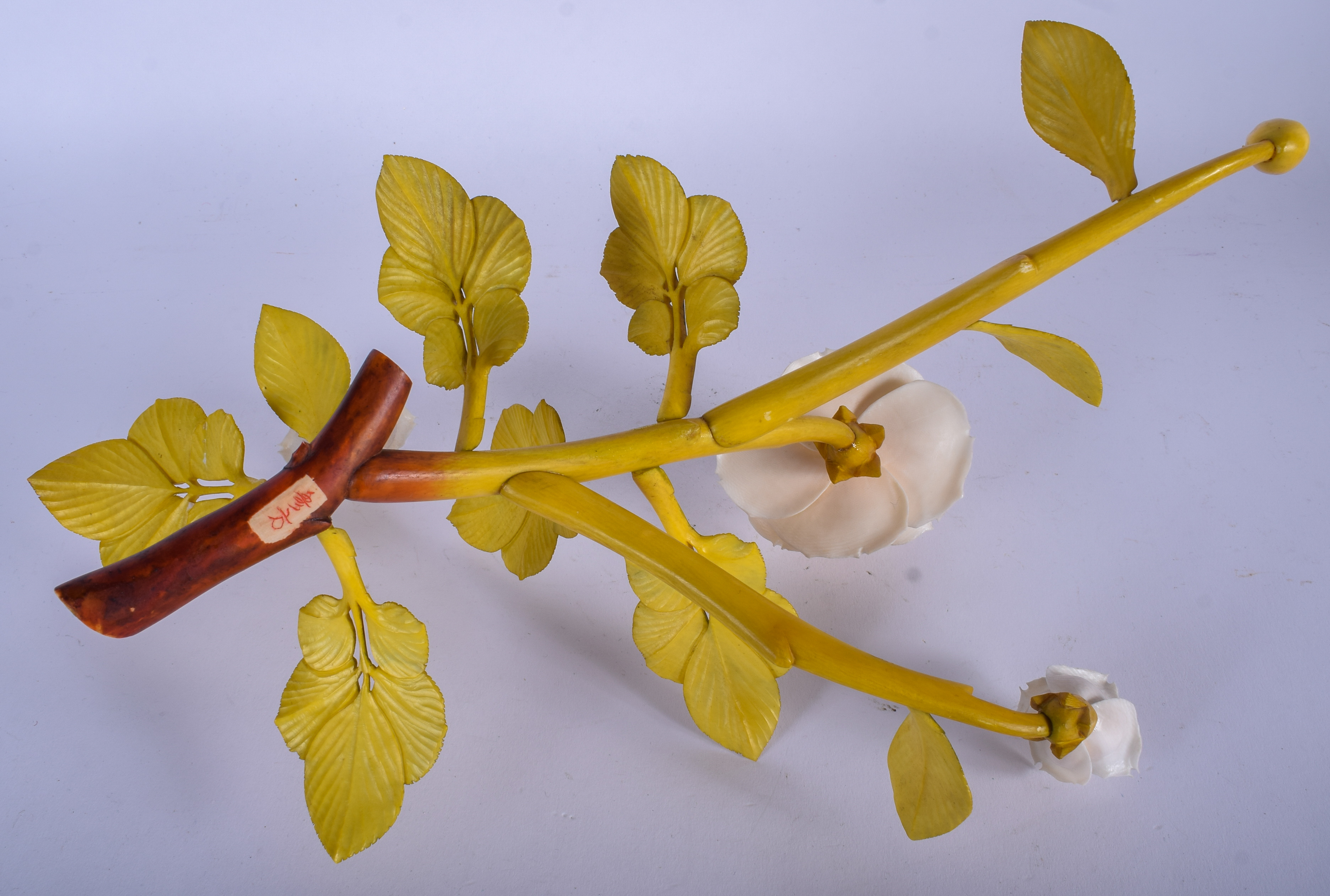 A RARE 19TH CENTURY JAPANESE MEIJI PERIOD CARVED IVORY BRANCH of wonderful naturalistic form. 35 cm - Bild 3 aus 7