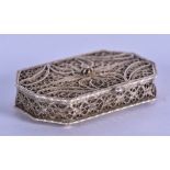 AN ANTIQUE SILVER FILIGREE BOX. 5 cm x 3.75 cm.