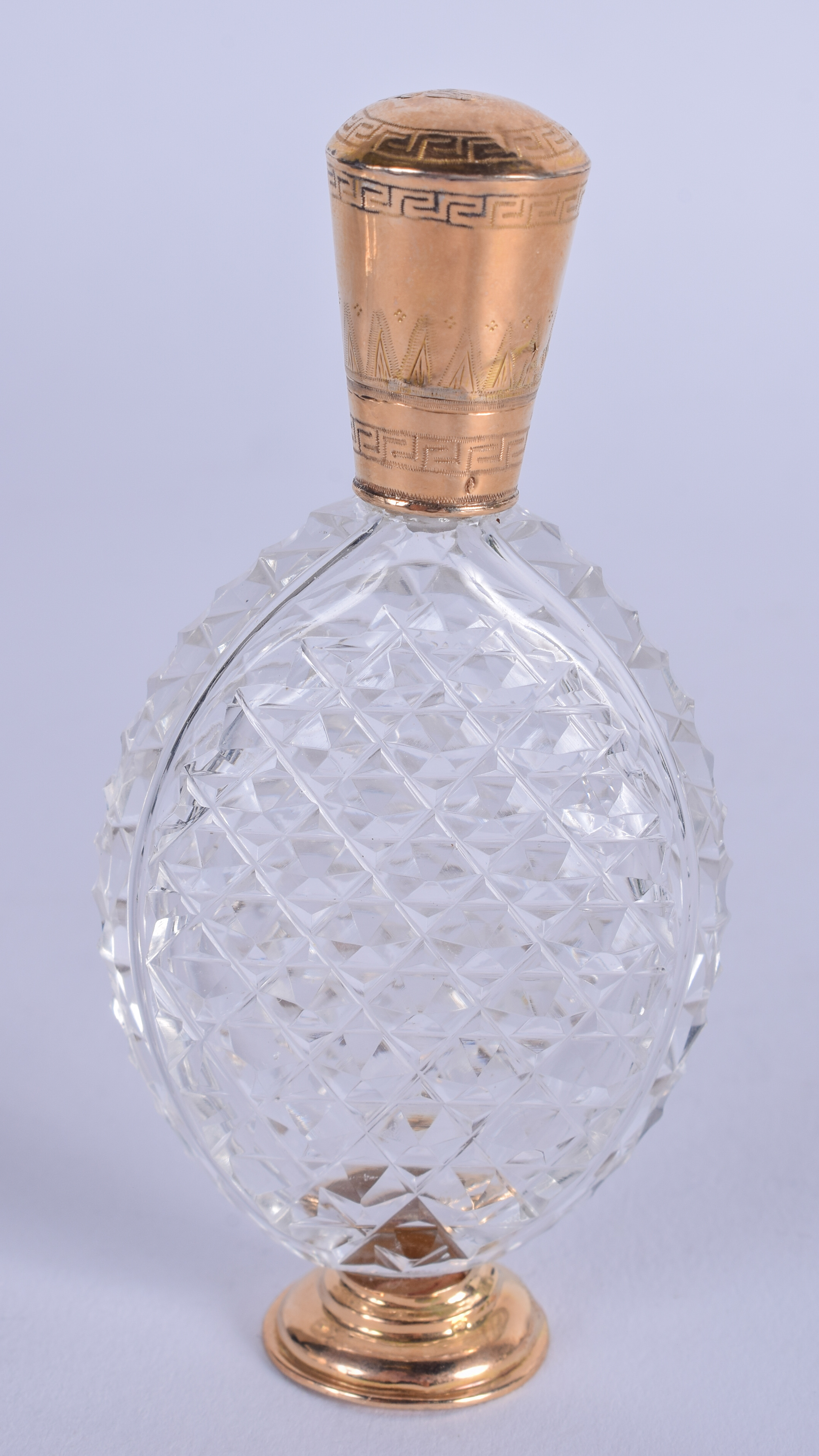 AN 18CT GOLD SCENT BOTTLE. 8 cm high.