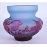 A CAMEO GLASS VASE. 7.5 cm high.