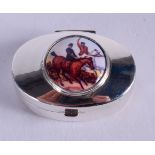 A SILVER EQUESTRIAN PILL BOX. 2.5 cm wide.