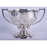 A TWIN HANDLED SILVER BOWL. Sheffield 1909. 28 oz. 28 cm x 18 cm.