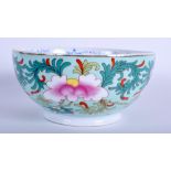 A CONTINENTAL PORCELAIN BOWL. 16 cm diameter.