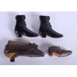 FOUR ANTIQUE MINIATURE CARVED WOOD SHOES. (4)