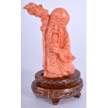 AN EARLY 20TH CENTURY CHINESE CARVED RED CORAL FIGURE Late Qing. Coral 5 cm high.