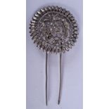 A 19TH CENTURY CHINESE EXPORT SILVER HAIR SLIDE. 8 cm x 3 cm.