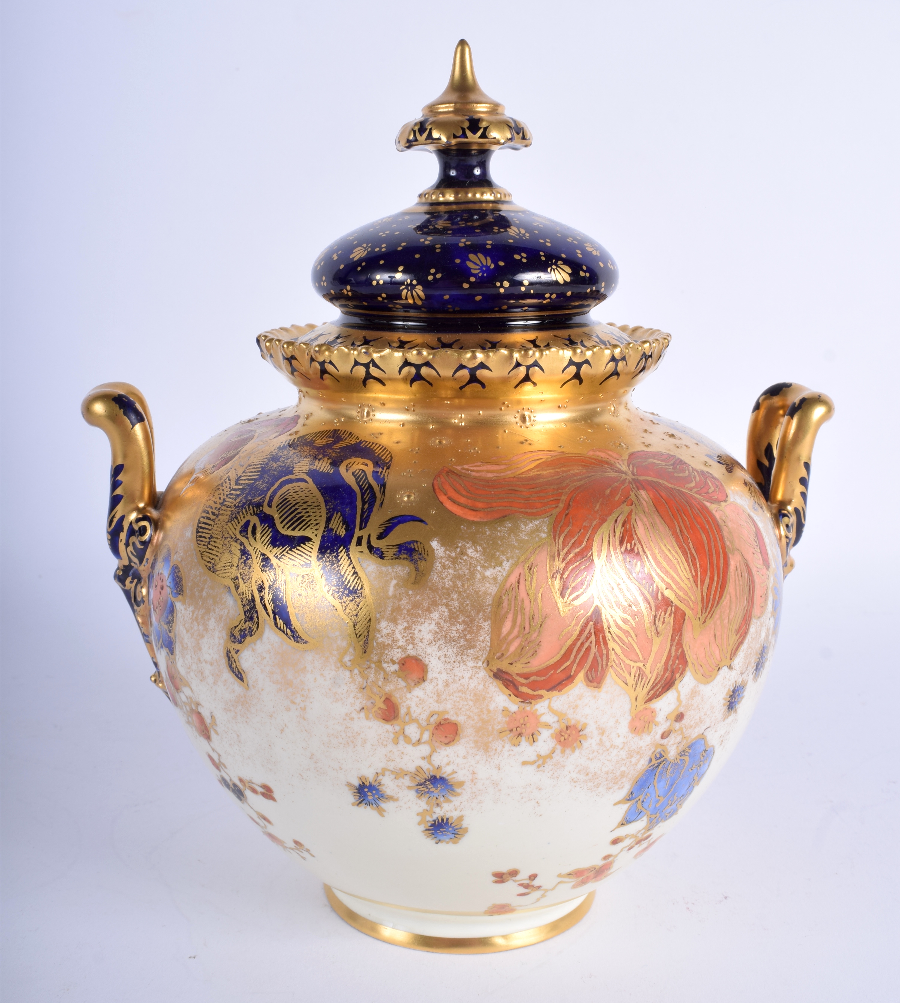 AN ANTIQUE ROYAL CROWN DERBY TWIN HANDLED PORCELAIN VASE AND COVER possibly for the Middle Eastern - Image 2 of 4