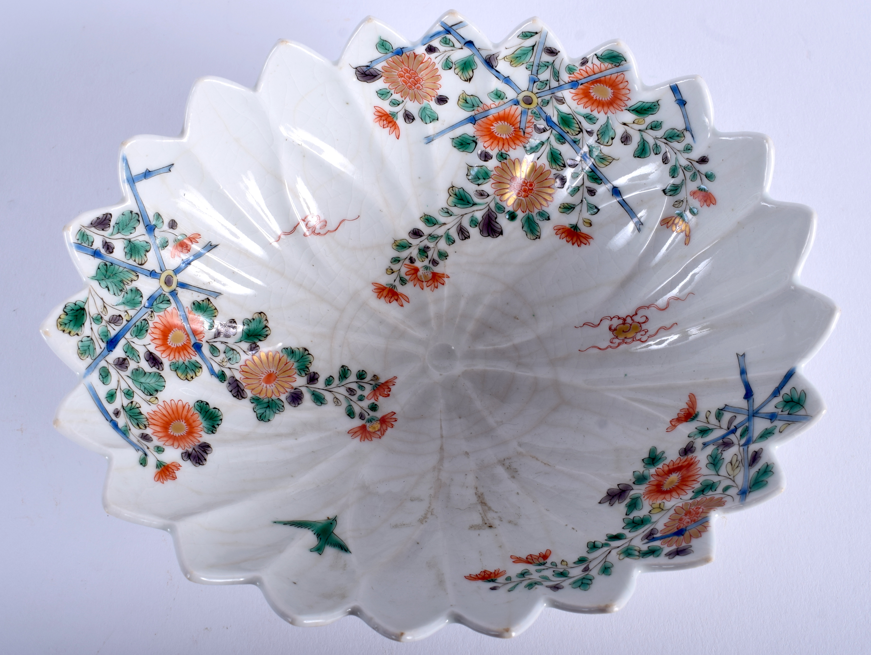 AN 18TH CENTURY JAPANESE EDO PERIOD KAKIEMON BOWL painted with foliage and birds. 16 cm x 12 cm. - Image 3 of 4