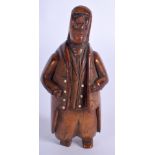 AN UNUSUAL 18TH CENTURY CONTINENTAL CARVED WOOD SNUFF BOX with removable head. 9 cm x 3 cm.