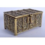 A 19TH CENTURY EUROPEAN BRONZE CASKET decorated with medieval figures. 14 cm x 9 cm.