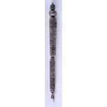 AN ANTIQUE CONTINENTAL SILVER TORAH POINTER. 21 cm long.